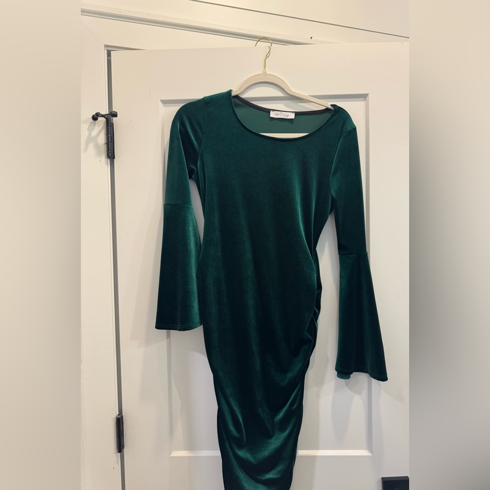 Elegant Green Velvet Dress - Maternity (only worn once)